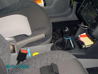 Подлокотник от Caddy Life / Touran-pict0012-800x600-.jpg