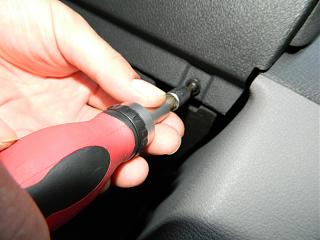 Замена (установка) бардачка от VW Caddy Life 2011-2012гг.-dscn3910.jpg