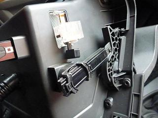 Замена (установка) бардачка от VW Caddy Life 2011-2012гг.-p1000943.jpg