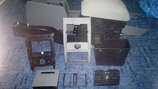 Подлокотник от Caddy Life / Touran-2014-04-17-1162.jpg
