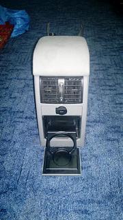 Подлокотник от Caddy Life / Touran-2014-04-17-1165.jpg