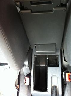 Подлокотник от Caddy Life / Touran-normal_img_0346.jpg