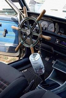 С праздником-1467317762-avto-prikoly-01.jpg