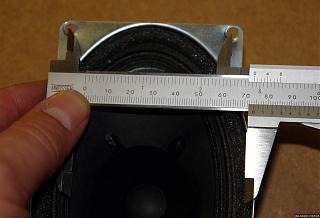 Передняя акустика-caddy_ls-hinten_loch-breite.jpg